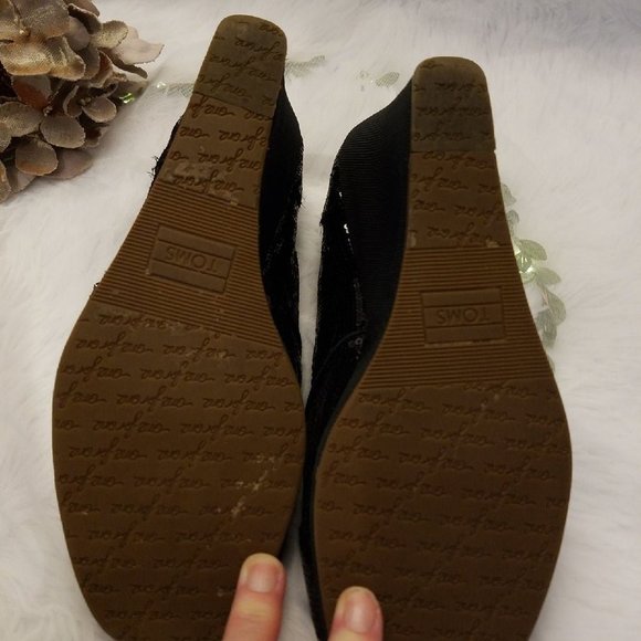 TOMS Classic Black Wedge Sequin Slip-ons - Picture 8 of 9